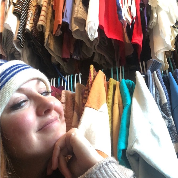 Meet your Posher, Jessa - Picture 2 of 2